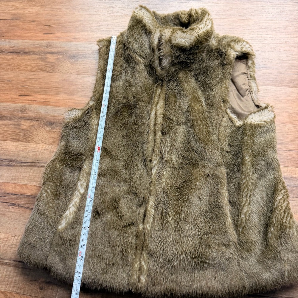 Loft size 2 Faux Fur Vest in Gray - Picture 4 of 6